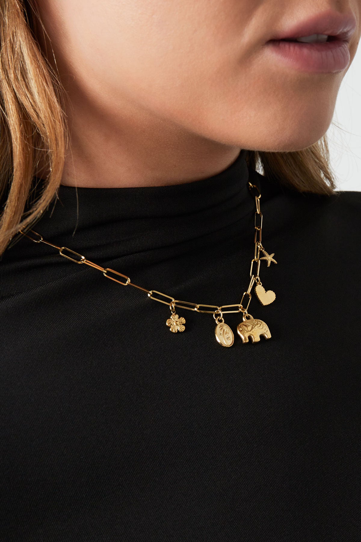 Halskette mit fröhlichen Anhängern - Goldfarben