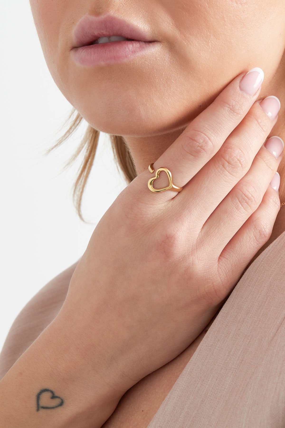 Ring Liebe auf den Kopf gestellt