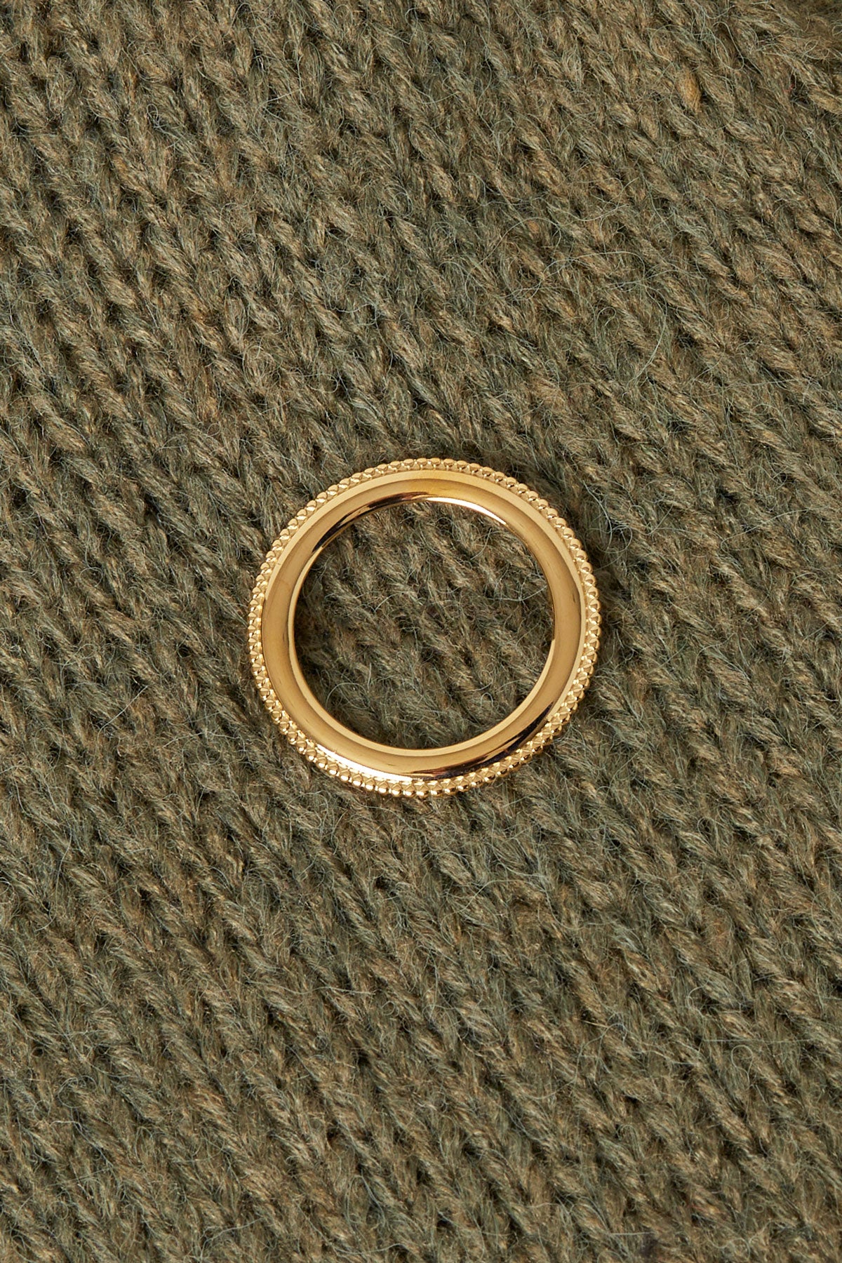 Brosche der Kreis - Goldfarben