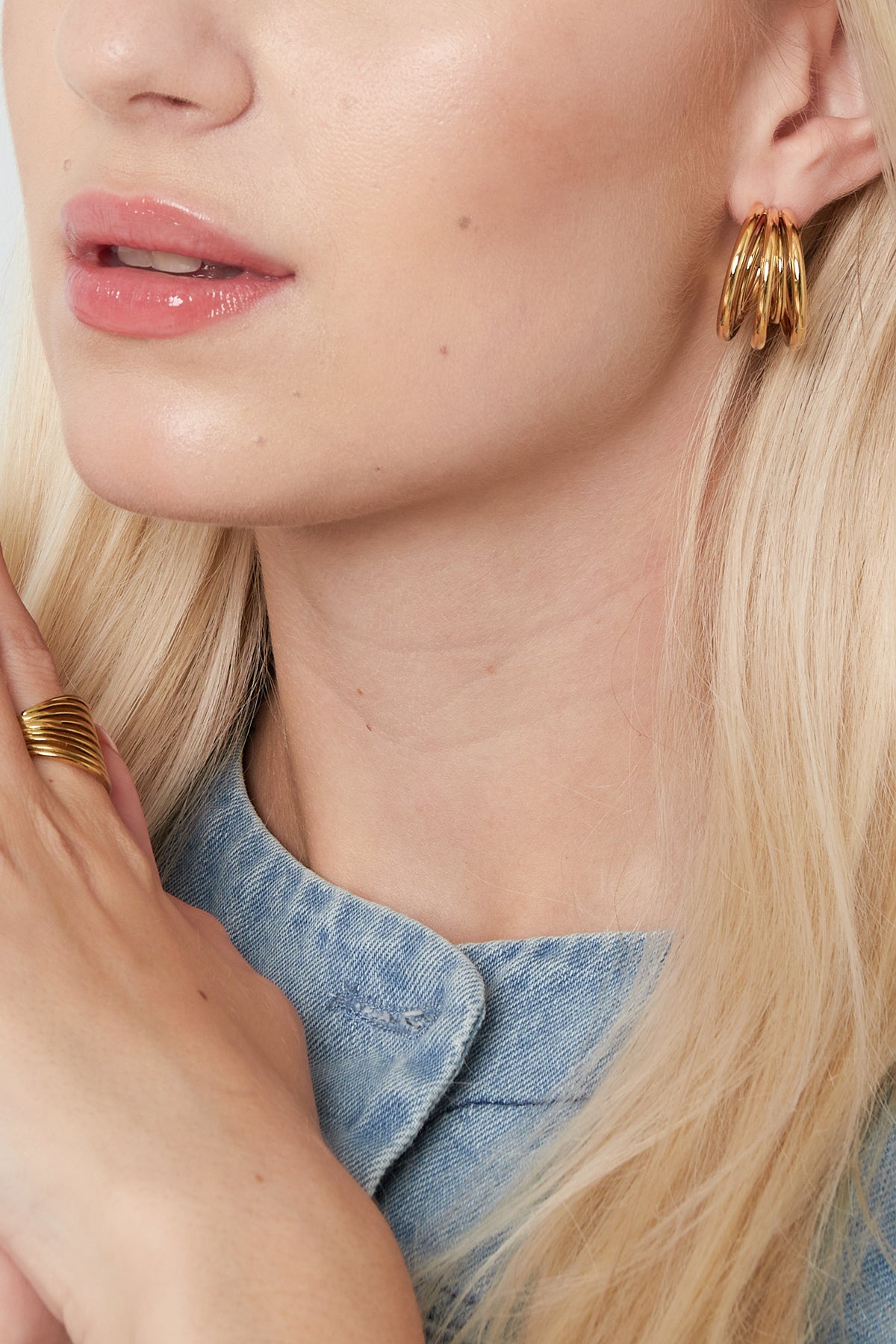 Doppelt gedrehte Love-Ohrringe