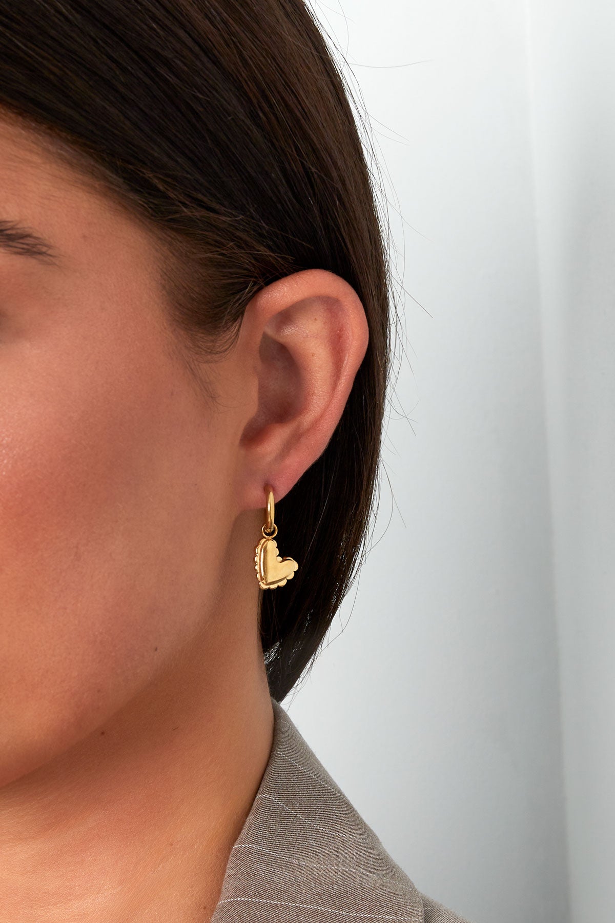 Kleine hängende Herzanhänger-Ohrringe 