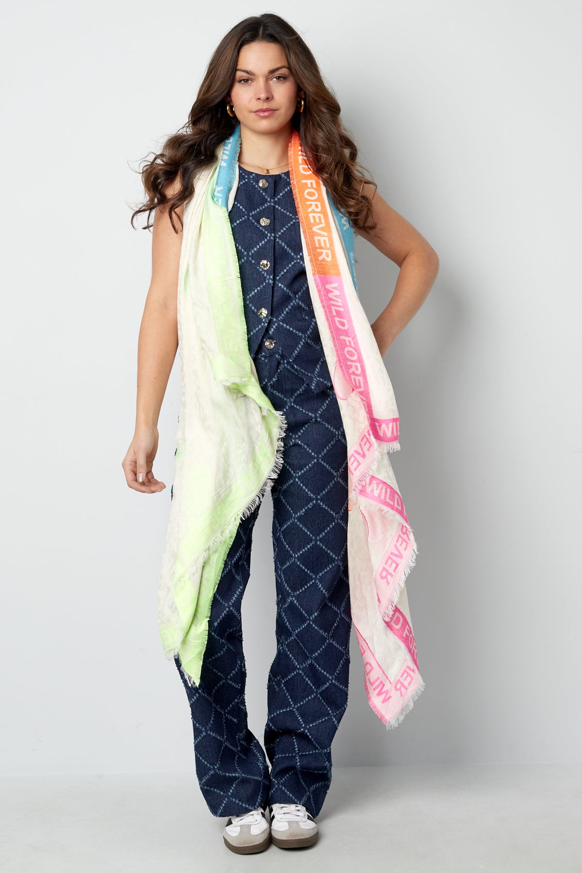 Schal mit buntem Print – mehrfarbig