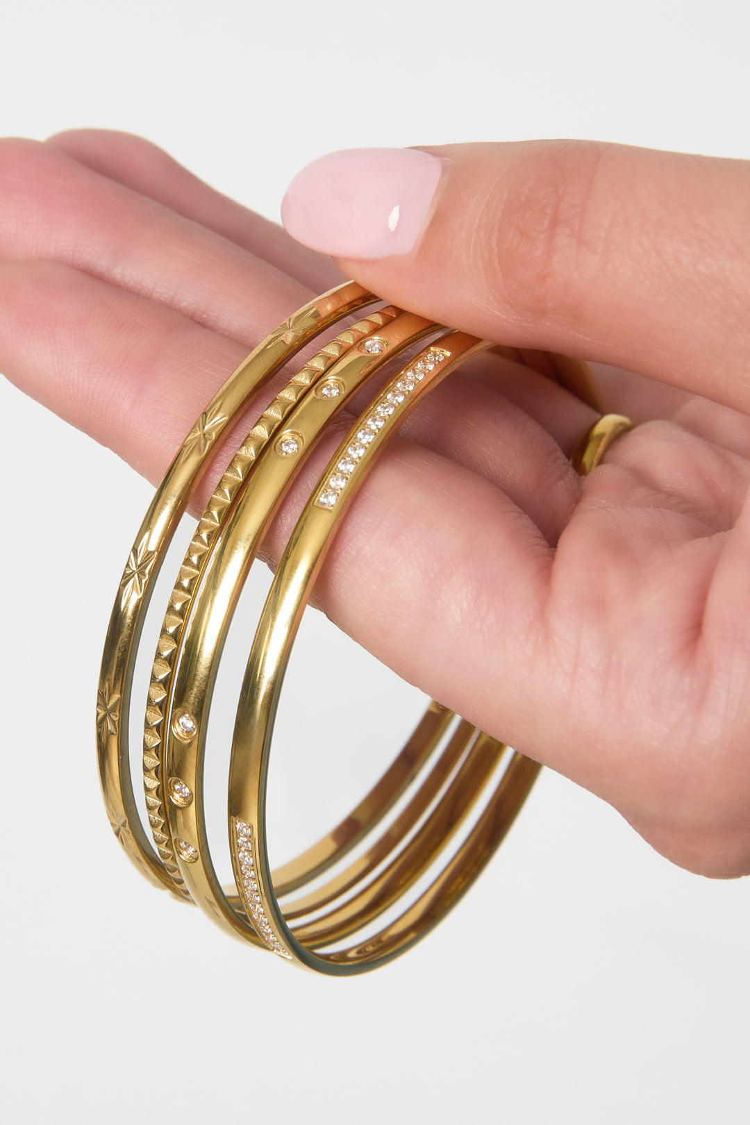 Armreif mit Mini-Ohrsteckern