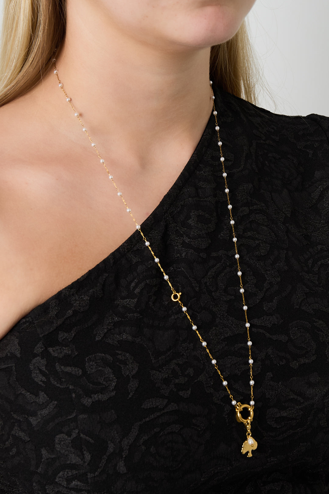 Schloss mit Perlenkette