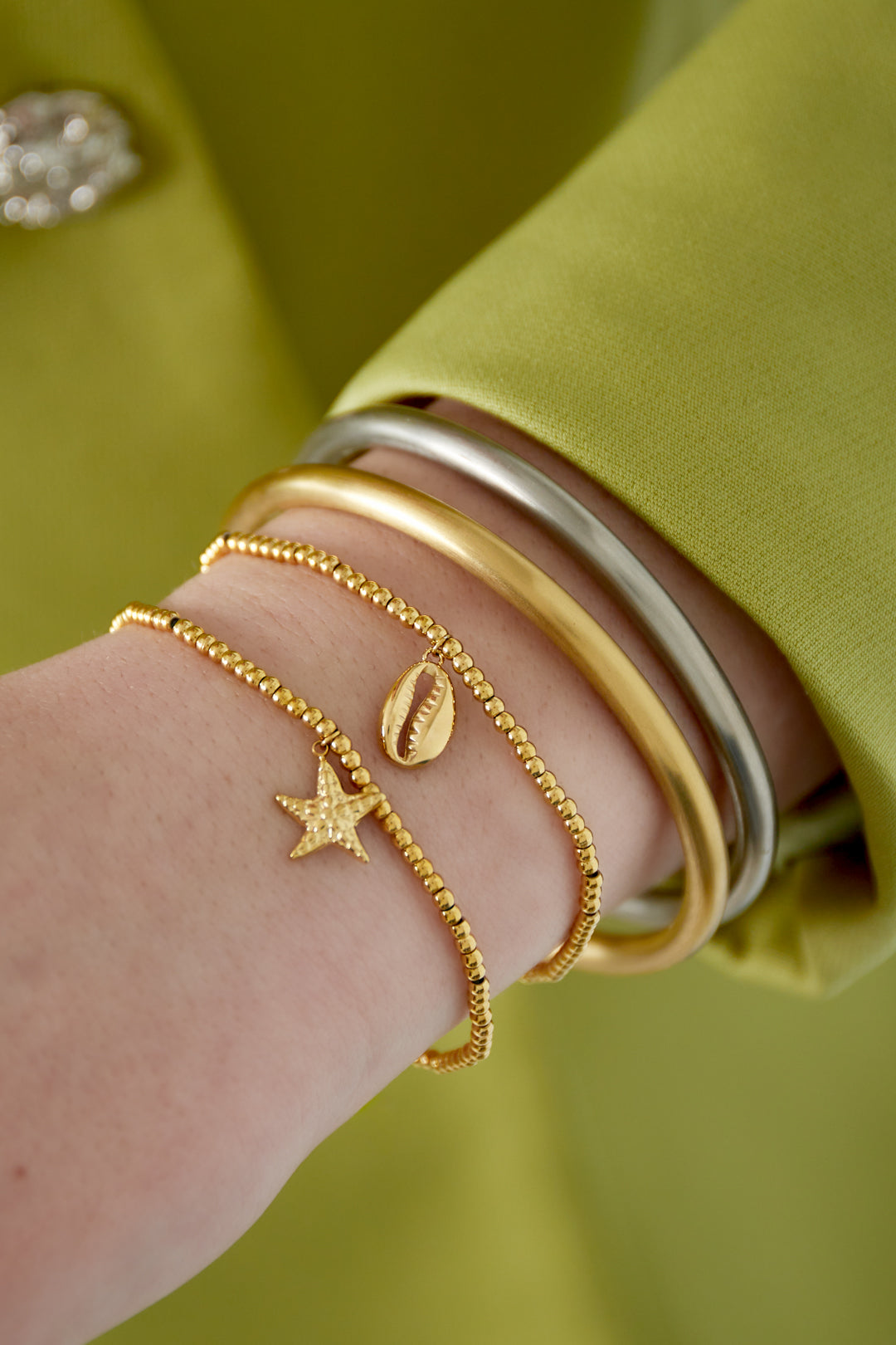 Einfaches Muschelarmband - Goldfarben